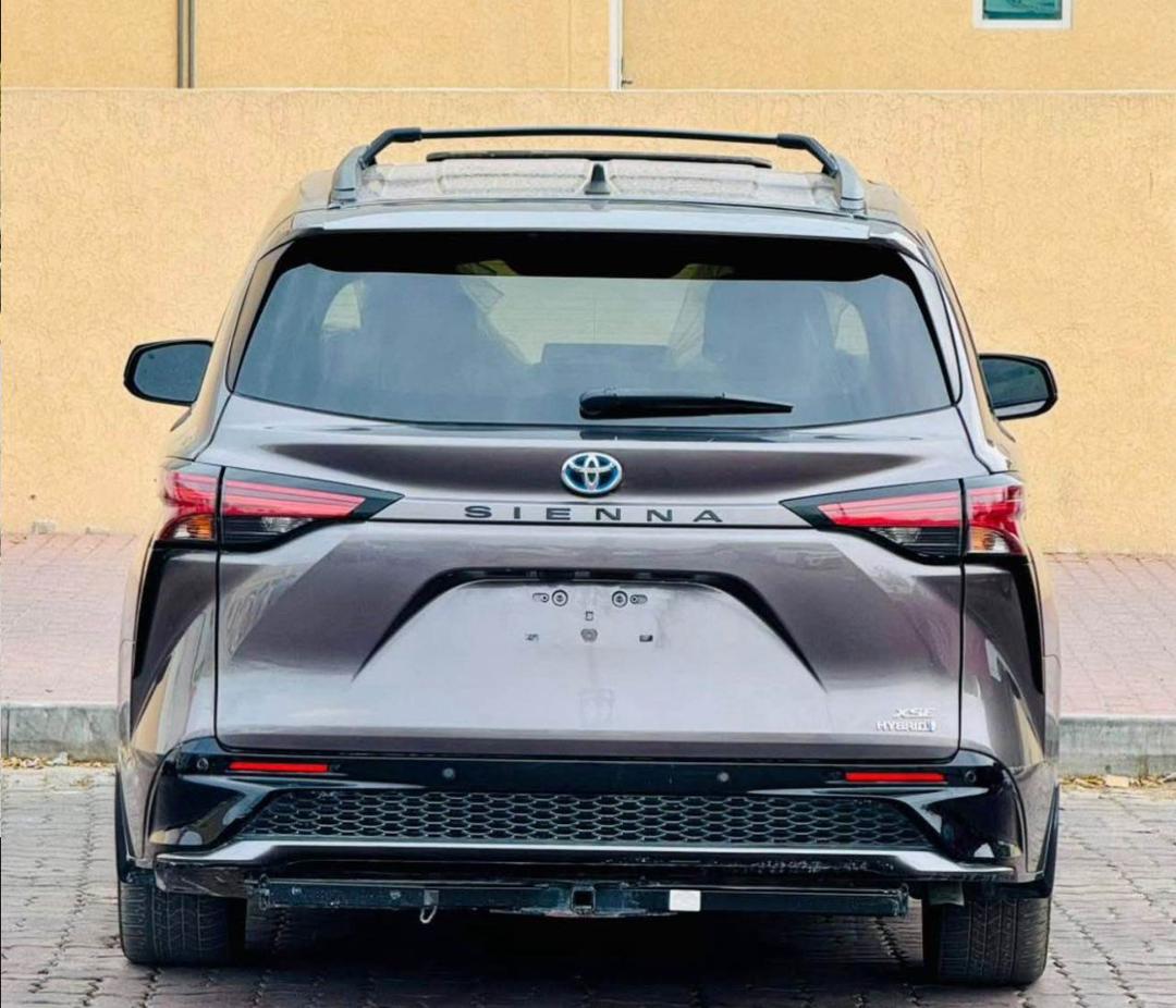 Toyota Sienna XSE