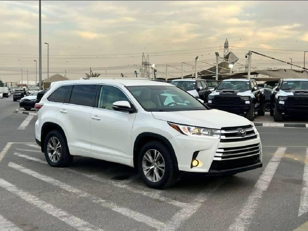 TOYOTA HIGHLANDER
