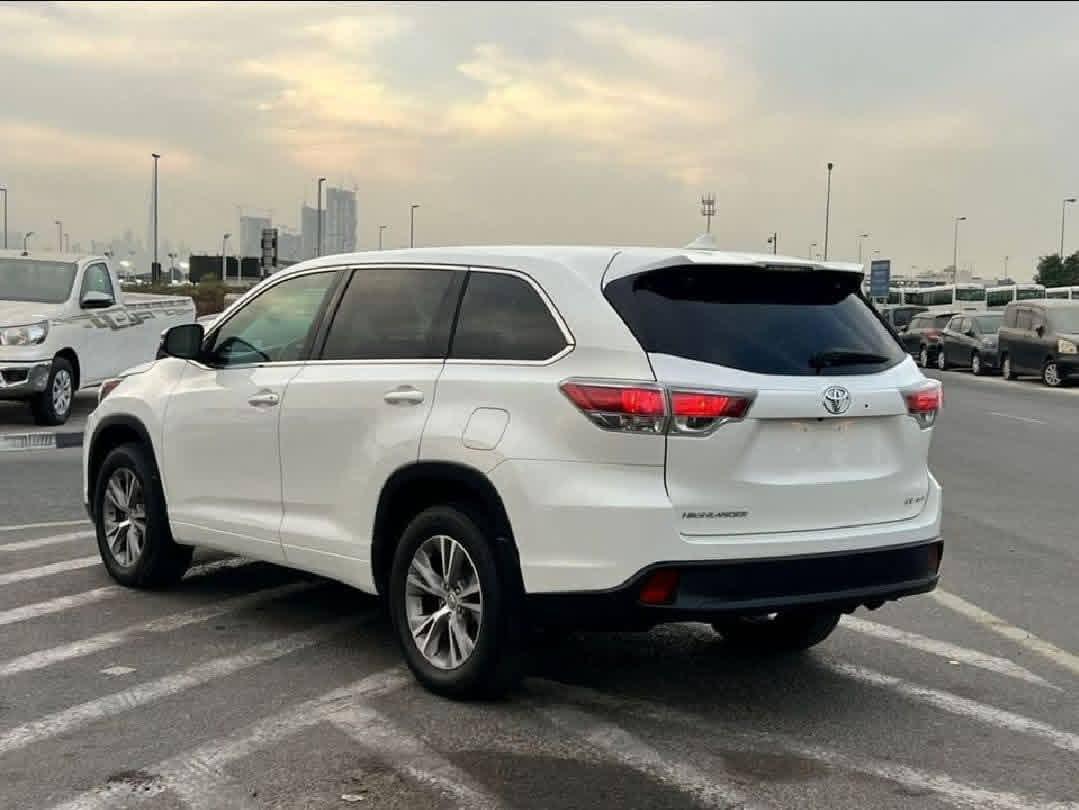 TOYOTA HIGHLANDER