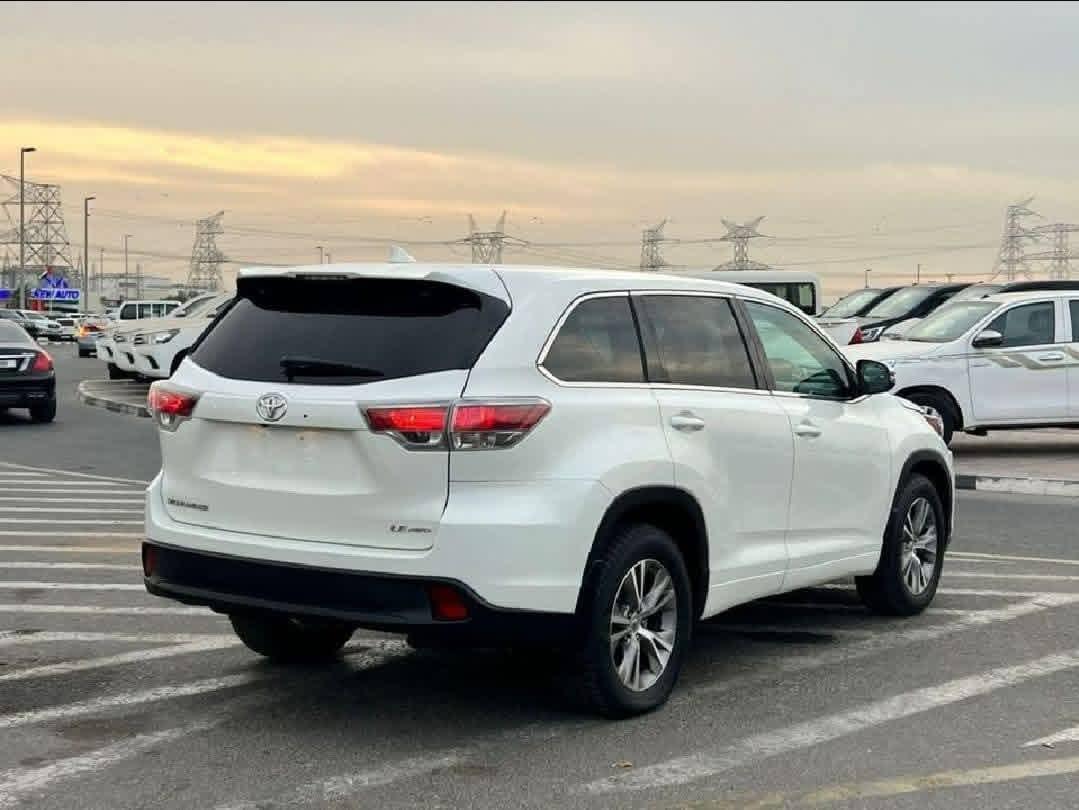 TOYOTA HIGHLANDER