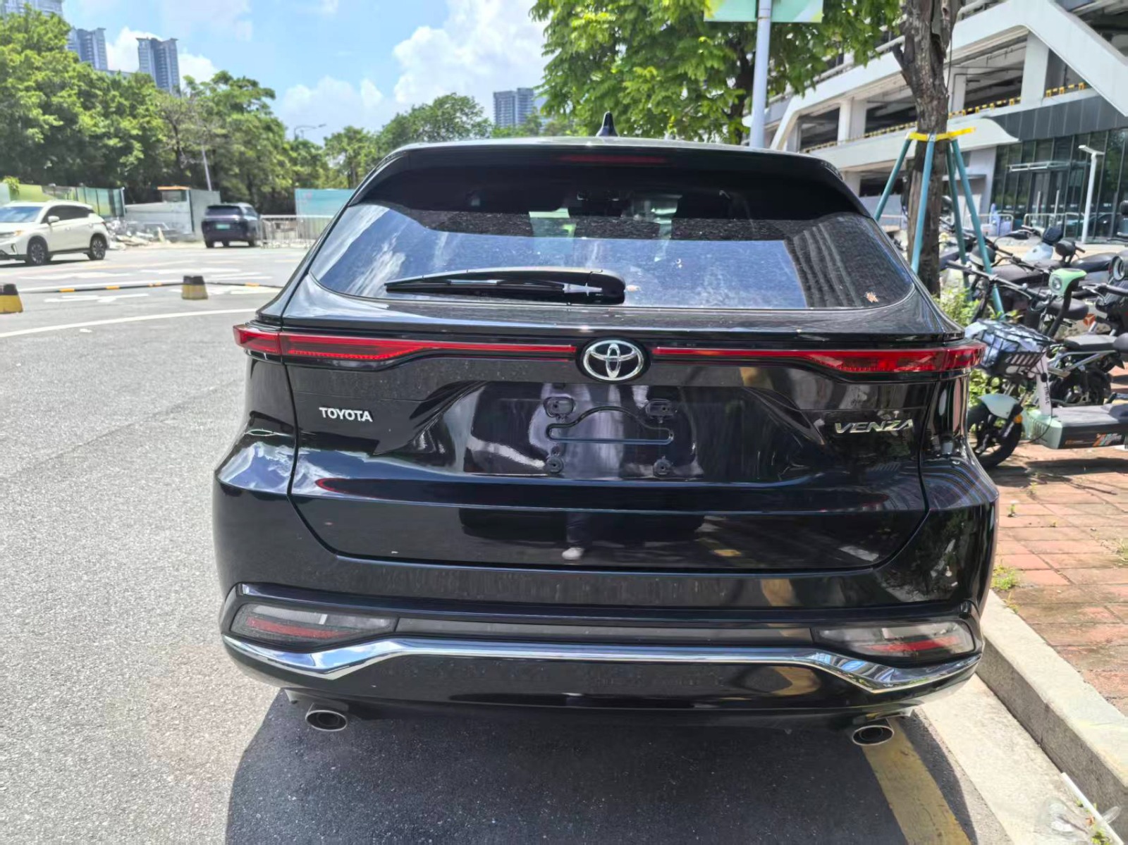 Toyota Venza 2.0L 2024 - Dakar